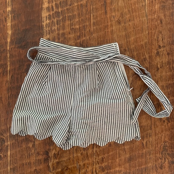 H&M shorts - Picture 1 of 3